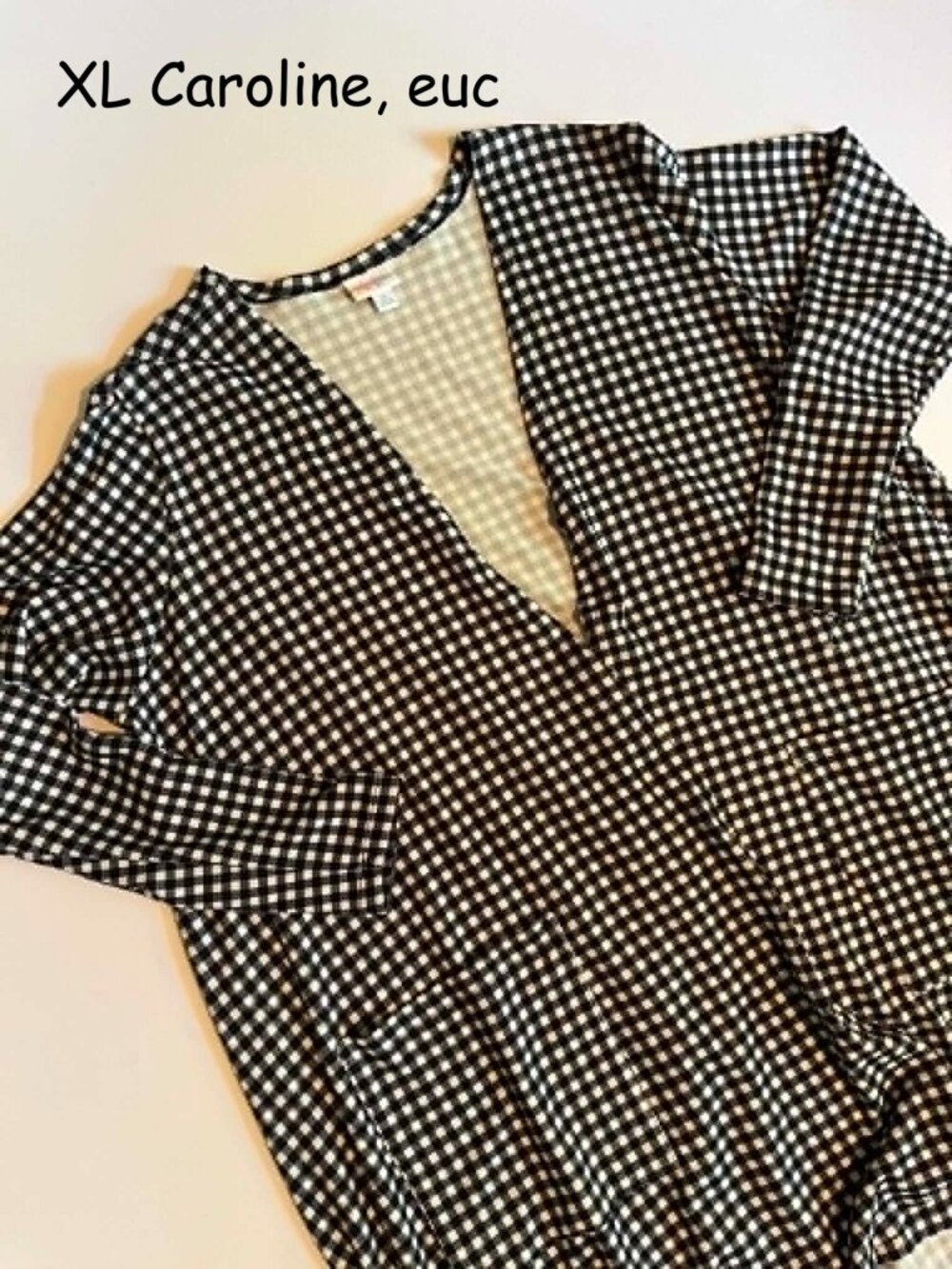 XL Lularoe Caroline cardgan sweater, black and white plaid